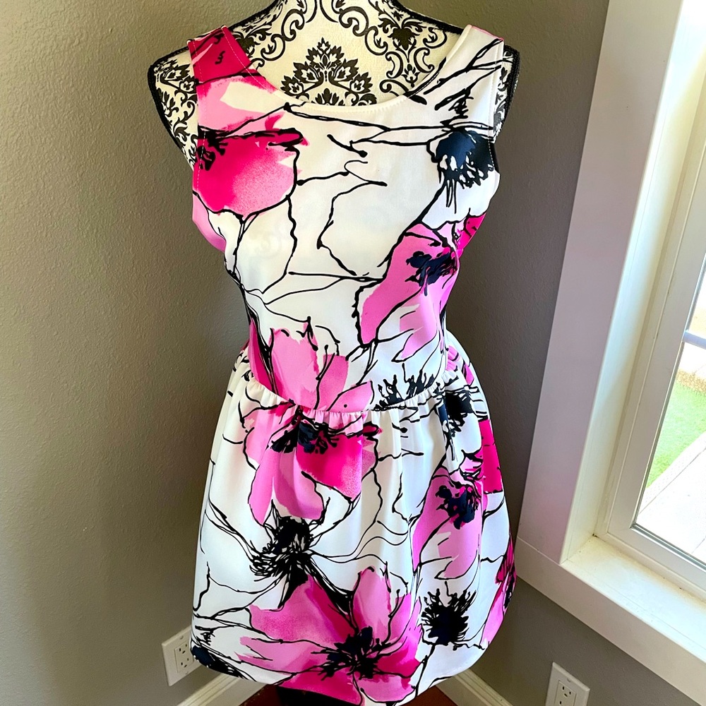 Backless mini dress